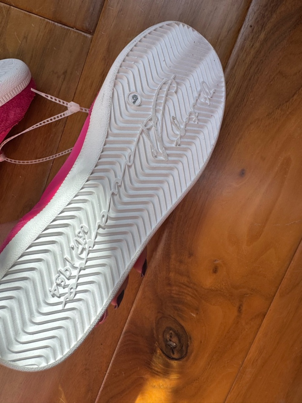 NWT Vintage Havana Hot Pink Low Top Sneakers Sz 9 (no original box) - Picture 11 of 11